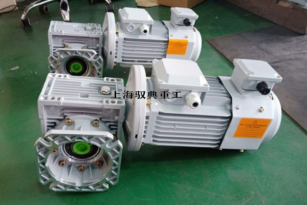 蝸輪蝸桿減速機(jī)加什么油